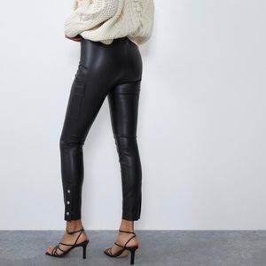BUTTON CARGO LEGGINGS